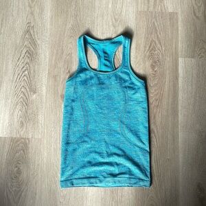 Lululemon tank!